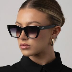 NWT Otra  Belle Women's Black Gradient Sunglasses